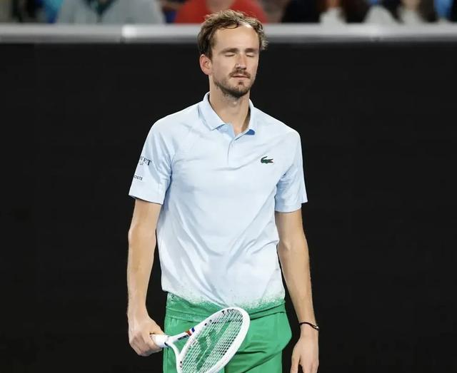 澳网逆转年终总决赛，鲁德扛起全队